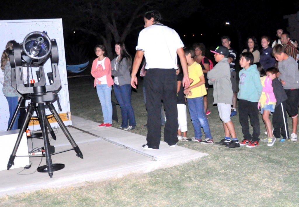 Los aficionados disfrutaron de una noche única en el Parque Astronómico La Punta.