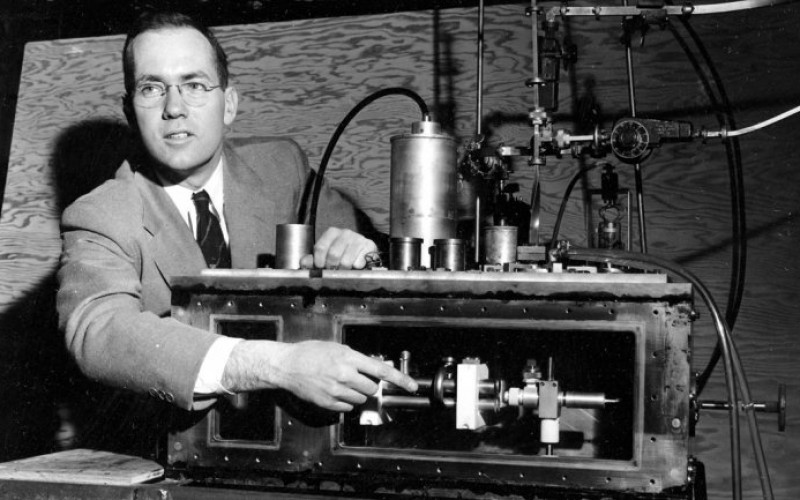 Muere Charles Townes, inventor del láser