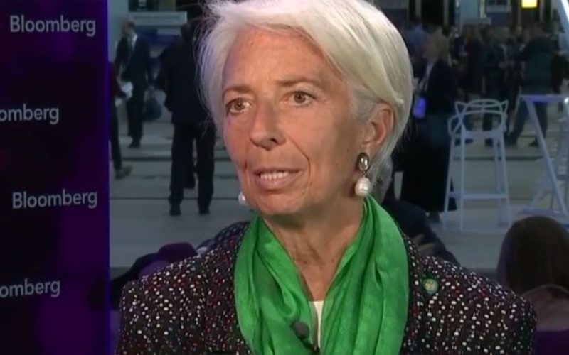 A CHRISTINE LAGARDE LE LLUEVEN PROTESTAS DE TODO EL MUNDO