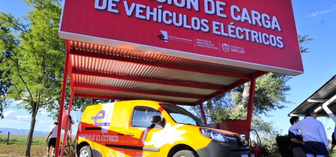 San Luis a la vanguardia: el gobernador Alberto Rodríguez Saá inauguró la primera ruta eléctrica del país
