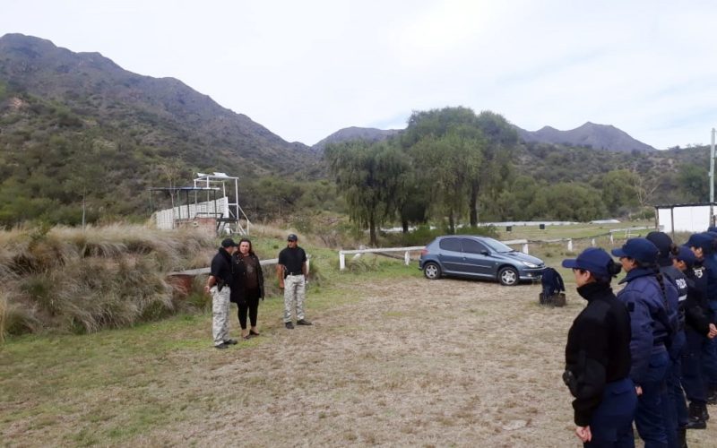 Capacitación policial: dictan un curso sobre manejo de armas destinado a mujeres de la fuerza