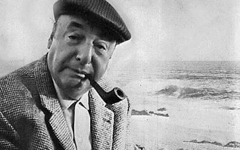 Sale a subasta la mayor colección privada de obras de Pablo Neruda