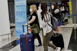 Suspenden los vuelos internacionales desde zonas afectadas por 30 días