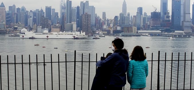 Se agrava el desplome económico por el coronavirus y crece la presión para aliviar las cuarentenas