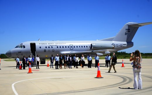Arribó el avión inaugural del nuevo servicio de traslado aéreo entre el Valle del Conlara y Buenos Aires