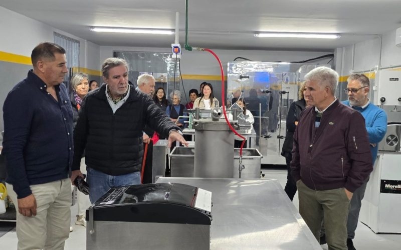 El Gobernador participó de la inauguración de una fábrica de chacinados y quesos en Nogolí